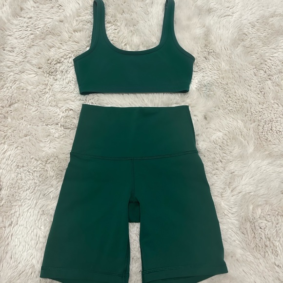 Aritzia matching workout set - Picture 3 of 3